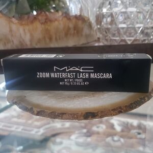 ▪︎Brand New! MAC Zoom Waterfast Lash Mascara▪︎ BLACK .28oz 